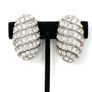 Vintage Large Oval Shaped Crystal Rhinestone Clip On Silver Toned Earrings